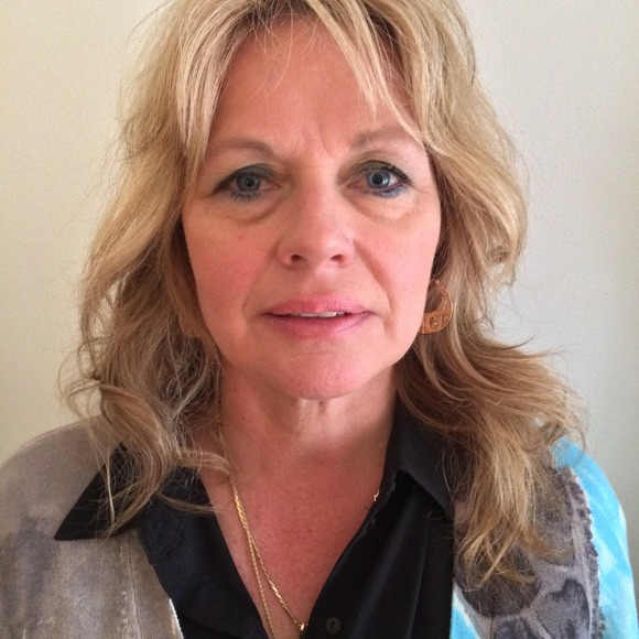 Meet your Posher, Connie - Picture 1 of 1